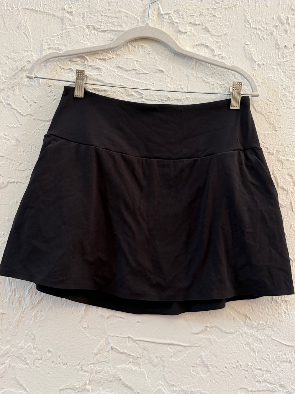 Rhône Court to Couse 14” skirt size M